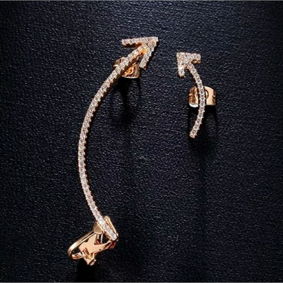 *)Silver* Arrow Earrings - Picture 1 of 6